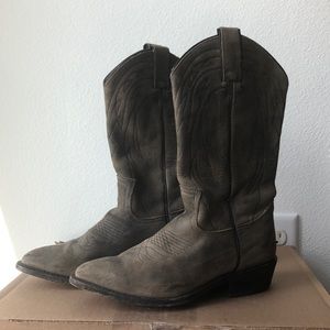Frye Billy pull on Grey distressed leather size 8B
